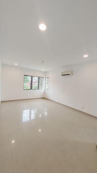 2-storey Terraced House for Sale in Taman Universiti Indah (Seri Kembangan) - Frances Liew - Interior - PropertyGuru.com.my