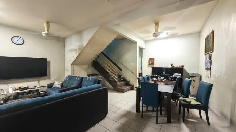 2-storey Terraced House for Sale in Taman Puncak Jalil (Seri Kembangan) - Frances Liew - Living Room - PropertyGuru.com.my