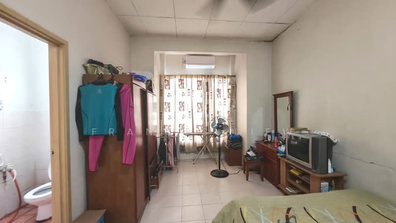2-storey Terraced House for Sale in Taman Puncak Jalil (Seri Kembangan) - Frances Liew - Bathroom - PropertyGuru.com.my