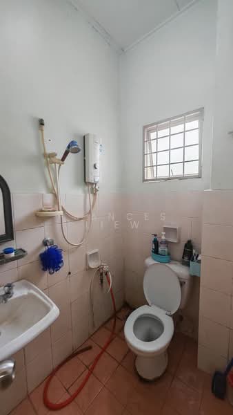 2-storey Terraced House for Sale in Taman Puncak Jalil (Seri Kembangan) - Frances Liew - Bathroom - PropertyGuru.com.my
