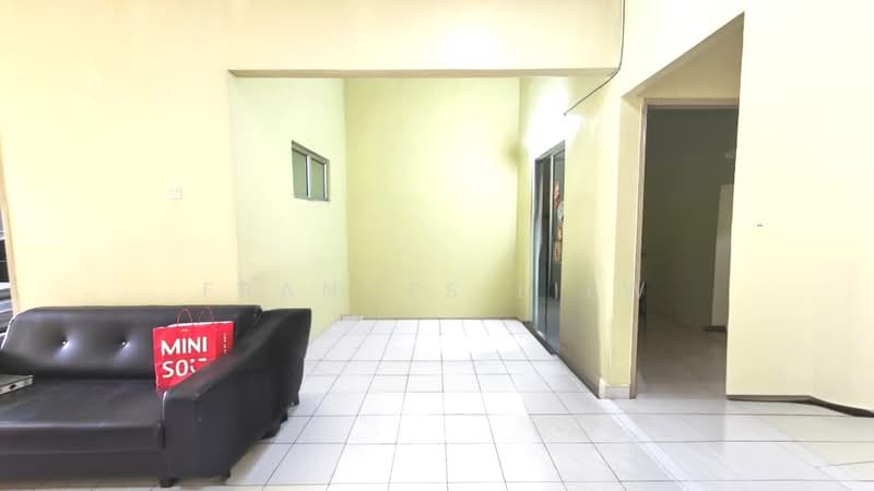 1-storey Terraced House for Sale in Taman Puncak Jalil (Seri Kembangan) - Frances Liew - Living Room - PropertyGuru.com.my