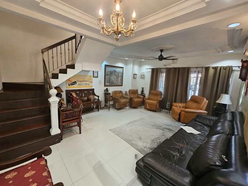 2-storey Terraced House for Sale in Bandar Putra Permai (Seri Kembangan) - Frances Liew - Living Room - PropertyGuru.com.my
