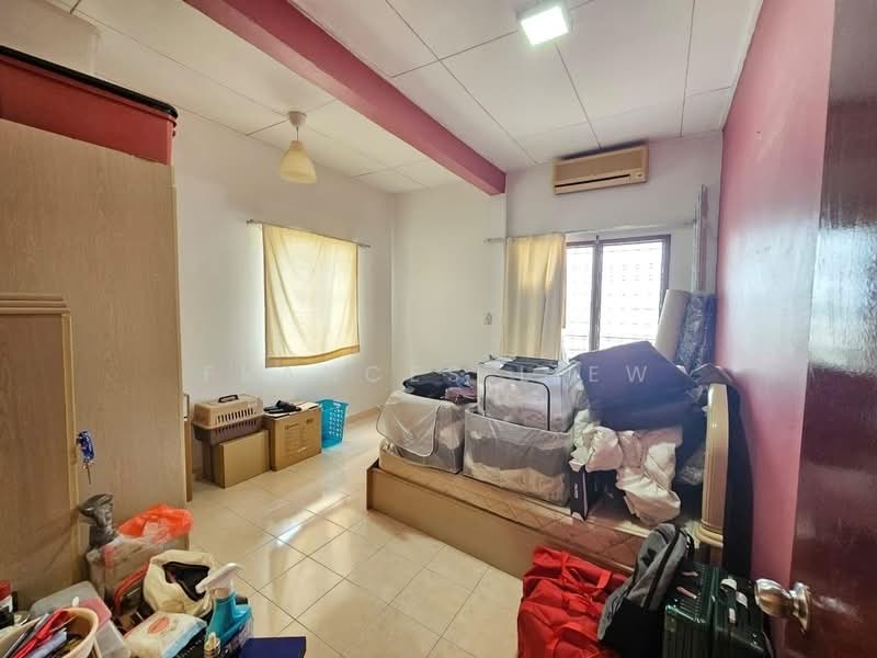 2-storey Terraced House for Sale in Bandar Putra Permai (Seri Kembangan) - Frances Liew - Bedroom - PropertyGuru.com.my
