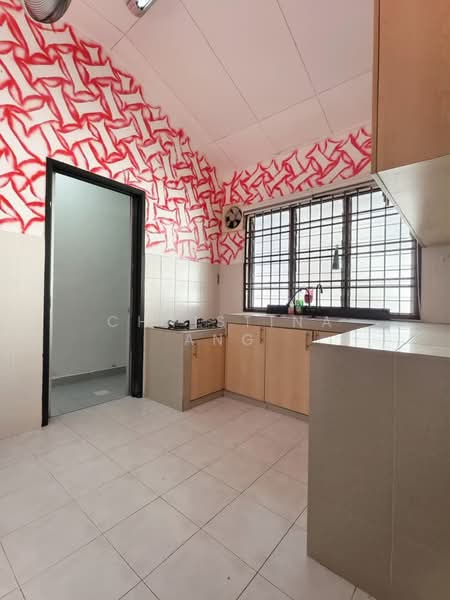1-storey Terraced House for Sale in Taman Seri Austin (Tebrau) - Christina Ang - Kitchen - PropertyGuru.com.my