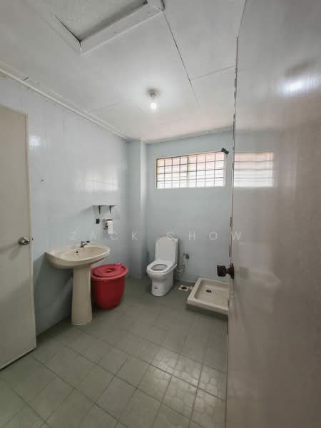 2-storey Terraced House for Sale in Taman Sri Putri (Skudai) - Zack Chow - Bathroom - PropertyGuru.com.my