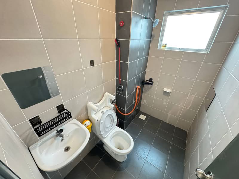 Rumah Bandar untuk Disewa di Dengkil (Selangor) - Ahmad Faiz - Bathroom - PropertyGuru.com.my