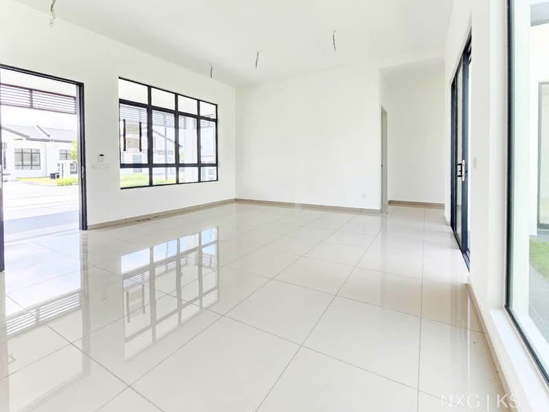 1-storey Terraced House for Sale in Puncak Alam (Selangor) - Kings Soe - Living Room - PropertyGuru.com.my