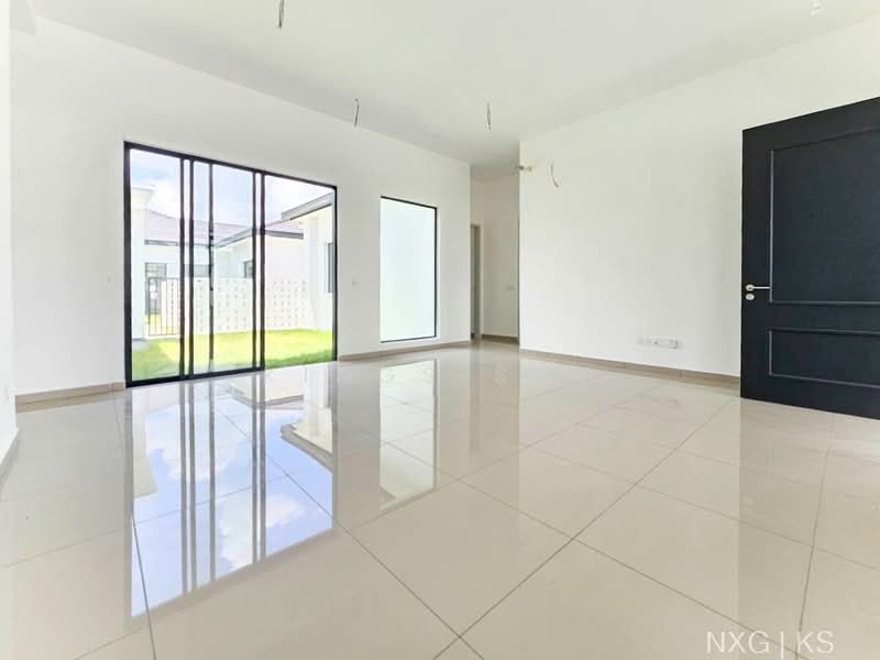1-storey Terraced House for Sale in Puncak Alam (Selangor) - Kings Soe - Living Room - PropertyGuru.com.my