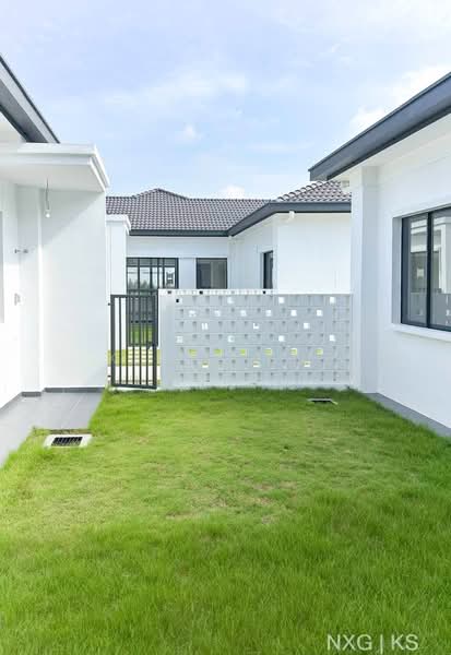 1-storey Terraced House for Sale in Puncak Alam (Selangor) - Kings Soe - Exterior - PropertyGuru.com.my