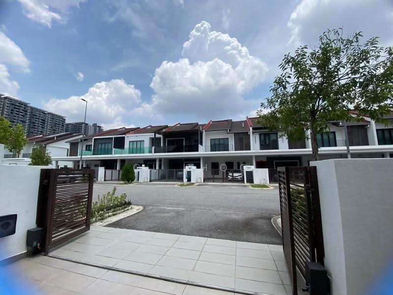 2-storey Terraced House for Sale in Taman Putra Prima (Puchong) - Cl Khoo - Exterior - PropertyGuru.com.my