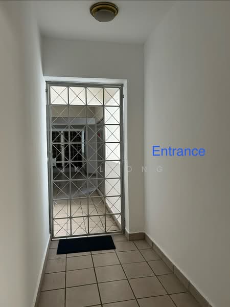 Kondominium untuk Dijual di Kelana D'Putera - JK Leong - Entrance - PropertyGuru.com.my