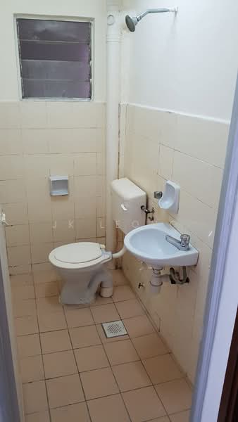 Pangsapuri untuk Dijual di saujana apartment - JK Leong - Bathroom - PropertyGuru.com.my