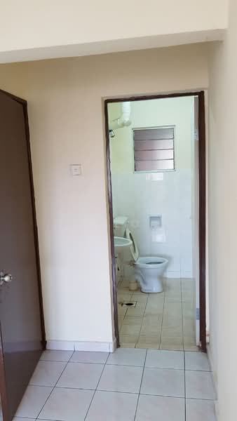 Pangsapuri untuk Dijual di saujana apartment - JK Leong - Bathroom - PropertyGuru.com.my