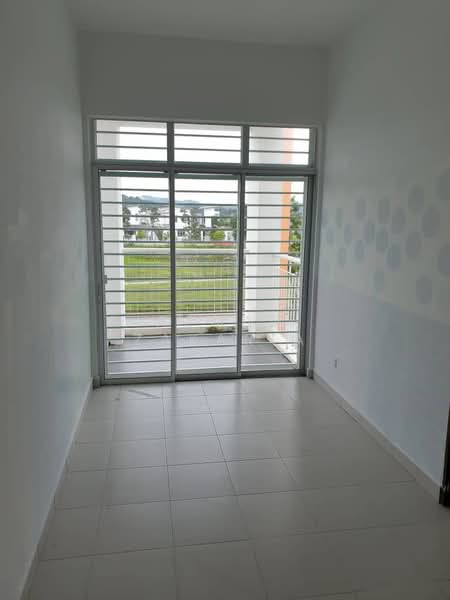 Rumah Teres 2-Tingkat untuk Dijual di Shah Alam (Selangor) - AZMAN ZAKARIA - Balcony - PropertyGuru.com.my