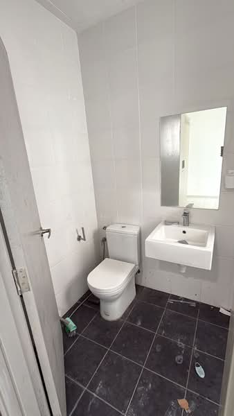 Servis Apartment untuk Dijual di Mesahill - Athena Cho - Bathroom - PropertyGuru.com.my