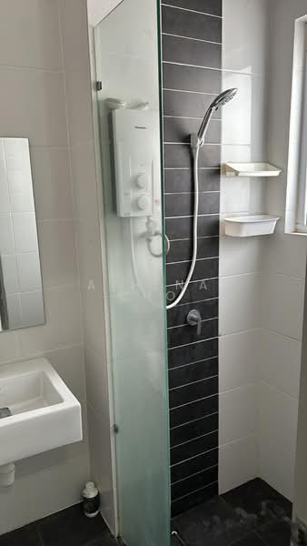 Servis Apartment untuk Dijual di Mesahill - Athena Cho - Bathroom - PropertyGuru.com.my