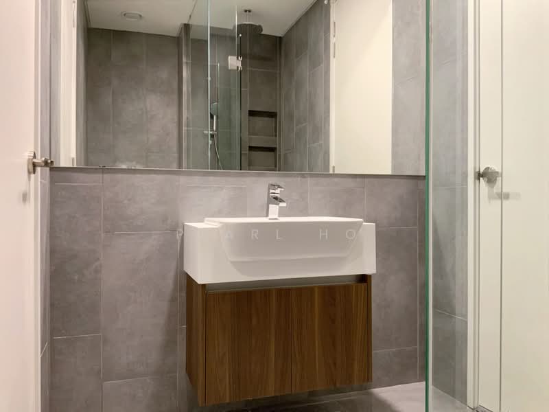 Servis Apartment untuk Disewa di Ativo Suites @ Damansara Avenue - Pearl Ho - Bathroom - PropertyGuru.com.my