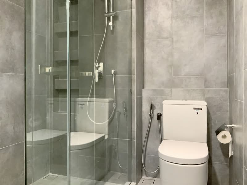 Servis Apartment untuk Disewa di Ativo Suites @ Damansara Avenue - Pearl Ho - Bathroom - PropertyGuru.com.my