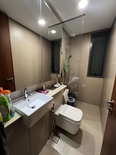 Kondominium untuk Dijual di The Fennel - Lewis Tam - Bathroom - PropertyGuru.com.my