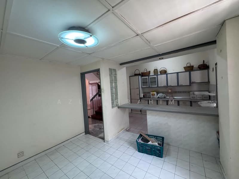 2-storey Terraced House for Sale in Bukit Indah (Ampang) - Azli Ibrahim - Kitchen - PropertyGuru.com.my