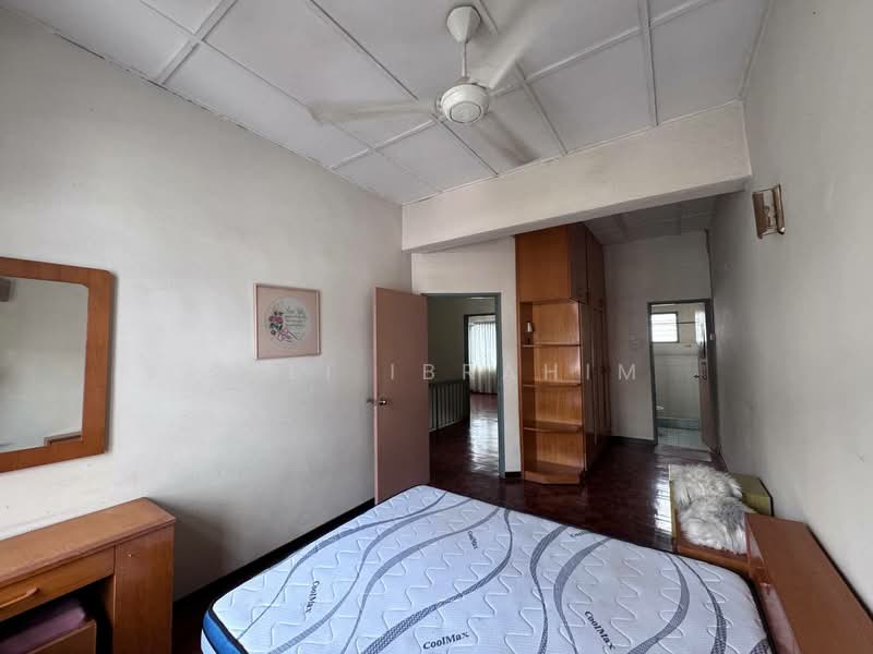 2-storey Terraced House for Sale in Bukit Indah (Ampang) - Azli Ibrahim - Bedroom - PropertyGuru.com.my