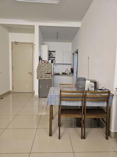 Condominium for Sale at Sutera Pines - Stella Lee - Dining area - PropertyGuru.com.my