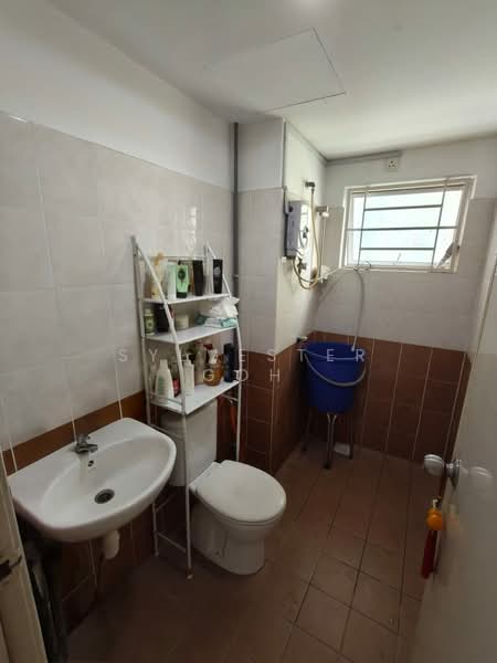 Condominium for Sale at Pearl Avenue - Sylvester Goh - Bathroom - PropertyGuru.com.my