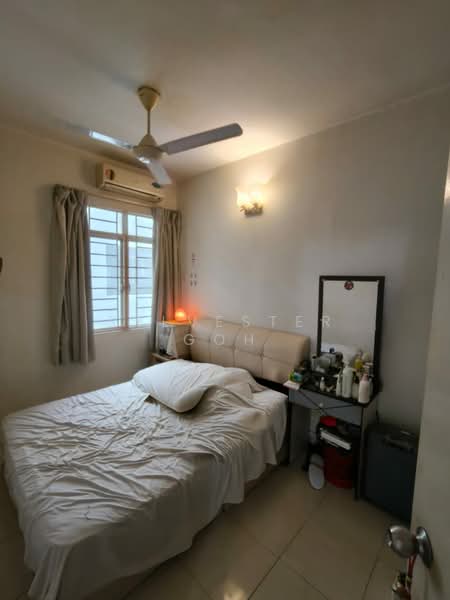 Condominium for Sale at Pearl Avenue - Sylvester Goh - Bedroom - PropertyGuru.com.my
