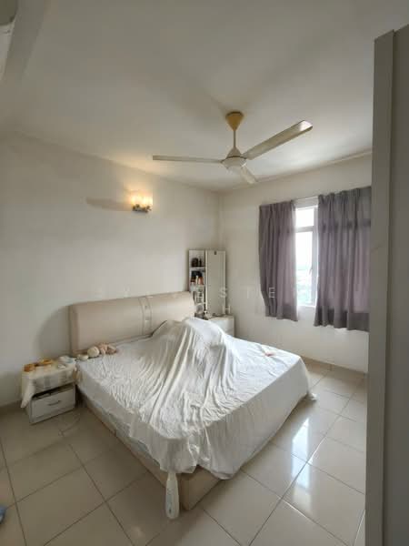 Condominium for Sale at Pearl Avenue - Sylvester Goh - Bedroom - PropertyGuru.com.my