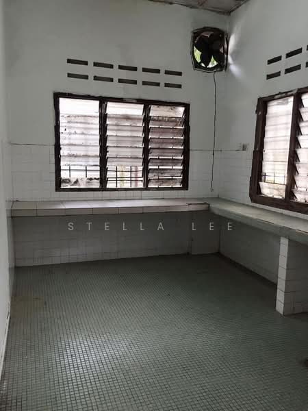 Rumah Banglo untuk Dijual di Kampung Baru Balakong (Balakong) - Stella Lee - Kitchen - PropertyGuru.com.my