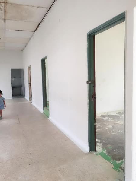 Rumah Banglo untuk Dijual di Kampung Baru Balakong (Balakong) - Stella Lee - Corridor - PropertyGuru.com.my