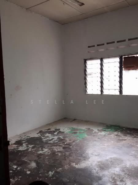 Rumah Banglo untuk Dijual di Kampung Baru Balakong (Balakong) - Stella Lee - Bedroom - PropertyGuru.com.my