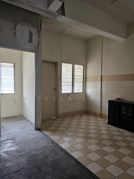 Office for Rent in Taman Putra Budiman (Balakong) - Stella Lee - Kitchen - PropertyGuru.com.my