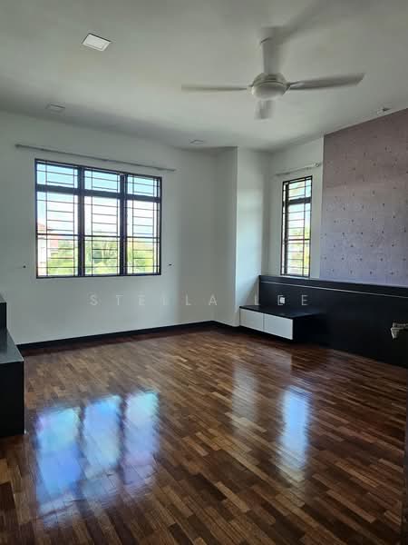 Semi-Detached House for Sale in Bandar Sungai Long (Selangor) - Stella Lee - Bedroom - PropertyGuru.com.my