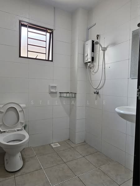 Semi-Detached House for Sale in Bandar Sungai Long (Selangor) - Stella Lee - Bathroom - PropertyGuru.com.my