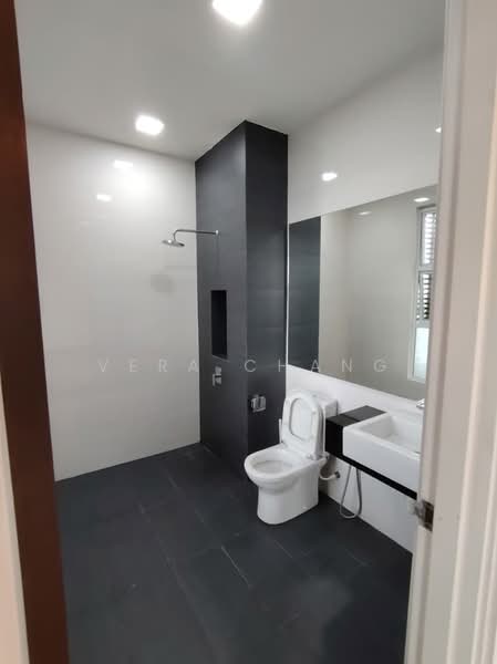 Semi-Detached House for Rent in Senibong (Permas Jaya) - Vera Chang - Bathroom - PropertyGuru.com.my