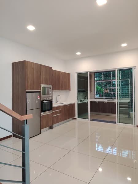 Semi-Detached House for Rent in Senibong (Permas Jaya) - Vera Chang - Kitchen - PropertyGuru.com.my