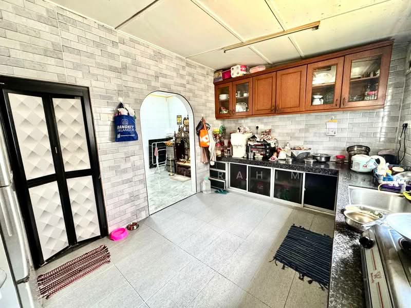 2-storey Terraced House for Sale in Kajang (Selangor) - Azli Ibrahim - Kitchen - PropertyGuru.com.my