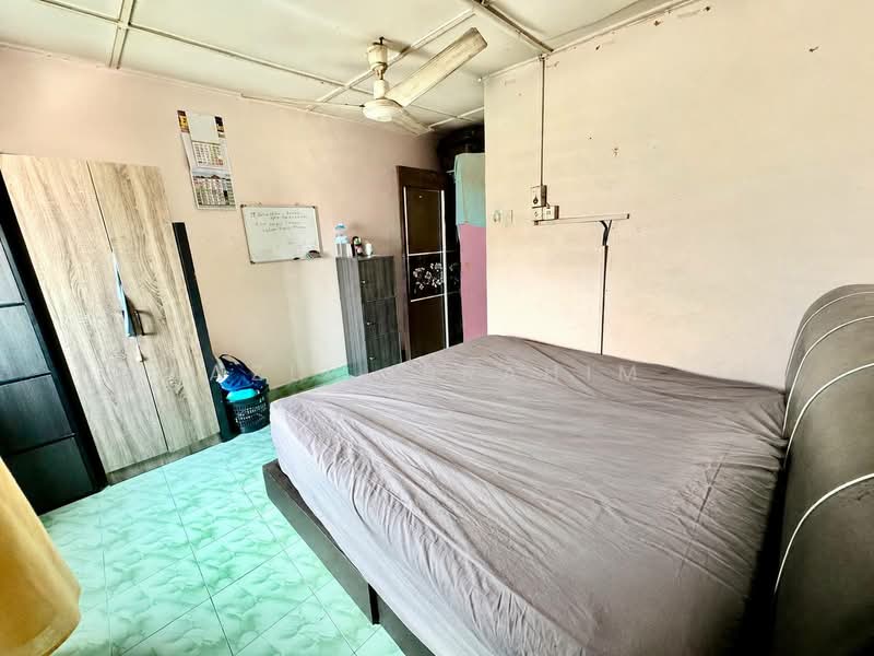 2-storey Terraced House for Sale in Kajang (Selangor) - Azli Ibrahim - Bedroom - PropertyGuru.com.my