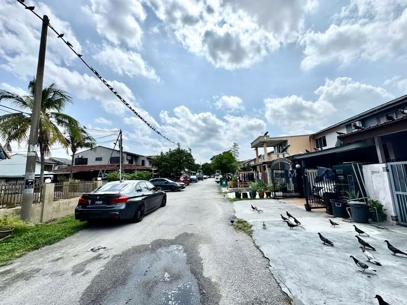 2-storey Terraced House for Sale in Kajang (Selangor) - Azli Ibrahim - Exterior - PropertyGuru.com.my