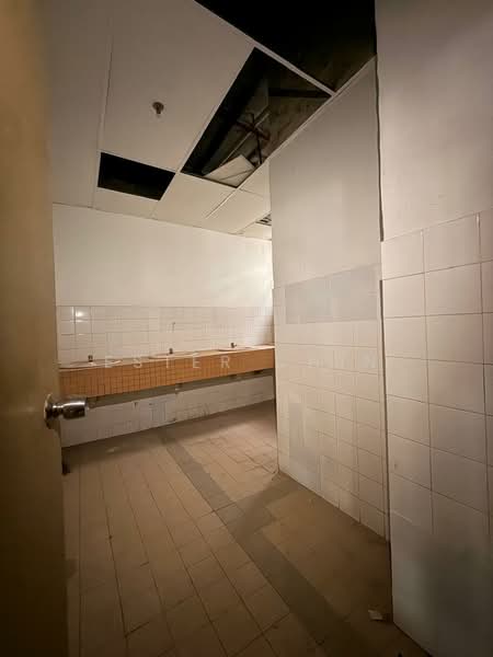 Pejabat untuk Disewa di Kuchai Entrepreneurs Park (Kuchai Lama) - Ester Chin - Bathroom - PropertyGuru.com.my