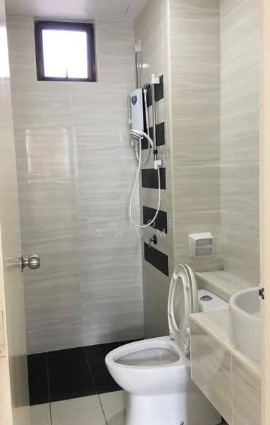 Servis Apartment untuk Disewa di D'Summit Residences - Chloe Shum - Bathroom - PropertyGuru.com.my