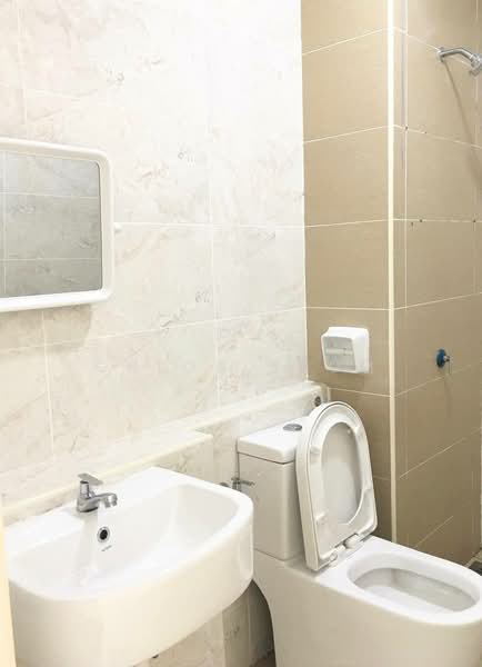 Servis Apartment untuk Disewa di D'Summit Residences - Chloe Shum - Bathroom - PropertyGuru.com.my