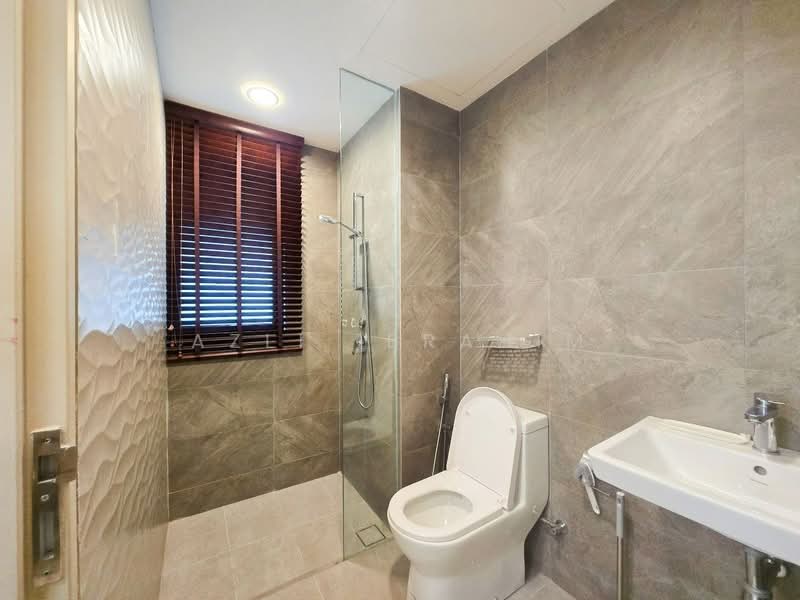 Service Residence for Sale at Quinn Residence - Azli Ibrahim - Bathroom - PropertyGuru.com.my