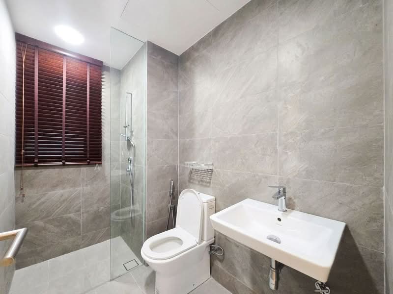 Service Residence for Sale at Quinn Residence - Azli Ibrahim - Bathroom - PropertyGuru.com.my