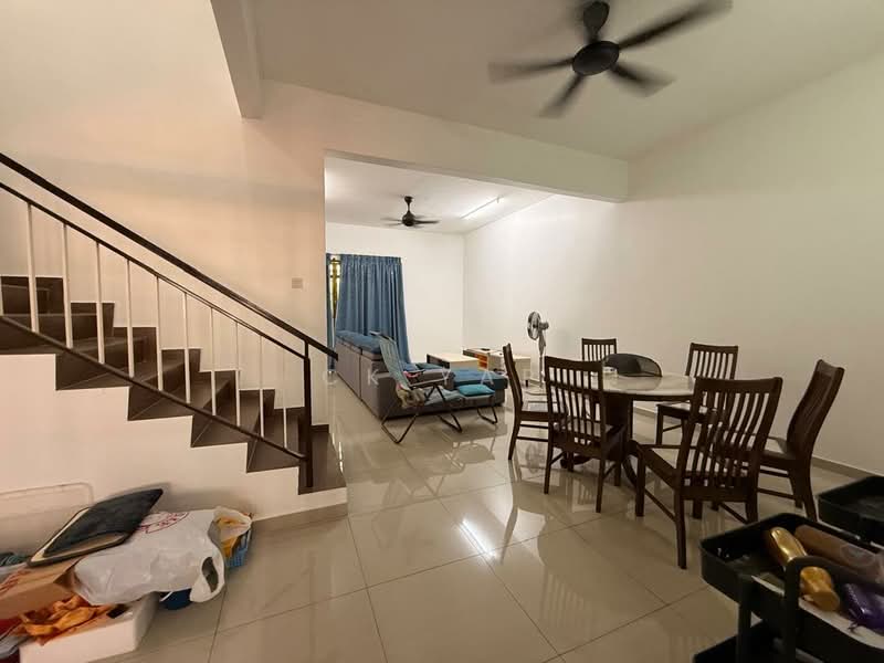 2-storey Terraced House for Sale in Taman Puncak Kampar (Kampar) - CK Yap - Living Room - PropertyGuru.com.my