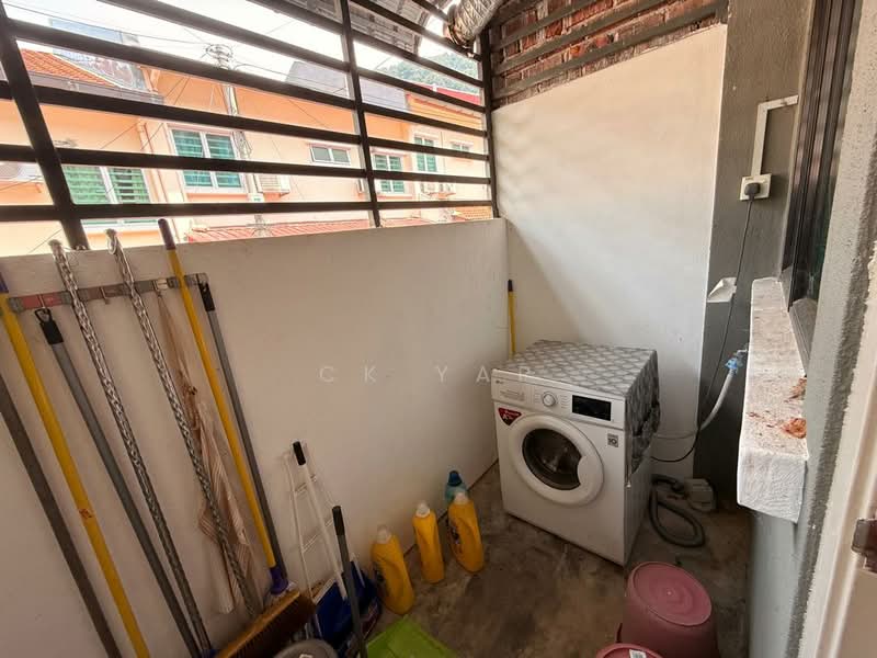2-storey Terraced House for Sale in Taman Puncak Kampar (Kampar) - CK Yap - Balcony - PropertyGuru.com.my