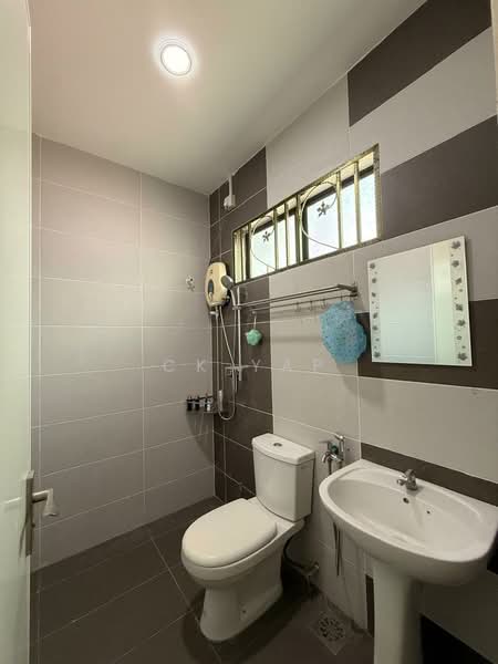 2-storey Terraced House for Sale in Taman Puncak Kampar (Kampar) - CK Yap - Bathroom - PropertyGuru.com.my