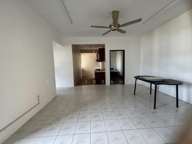 Apartment for Sale at Pangsapuri Sri Baiduri - Azli Ibrahim - Living Room - PropertyGuru.com.my