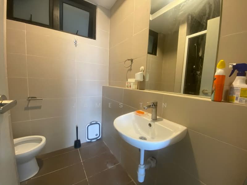 Servis Apartment untuk Disewa di Glomac Centro Service Apartment - James Tan - Bathroom - PropertyGuru.com.my